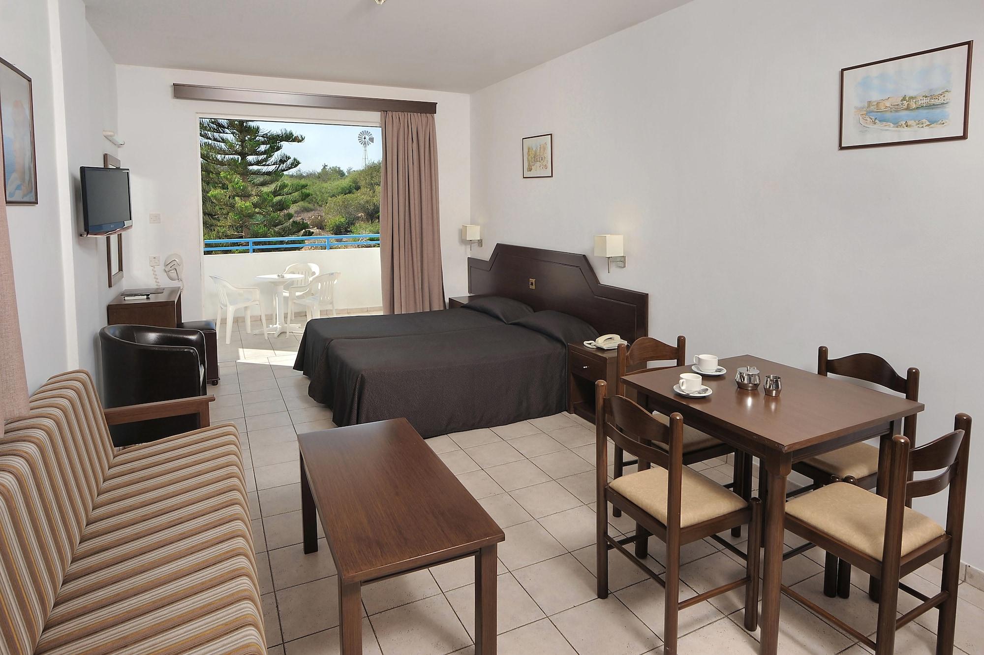 Petrosana Hotel Apartments Agia Napa Exterior foto