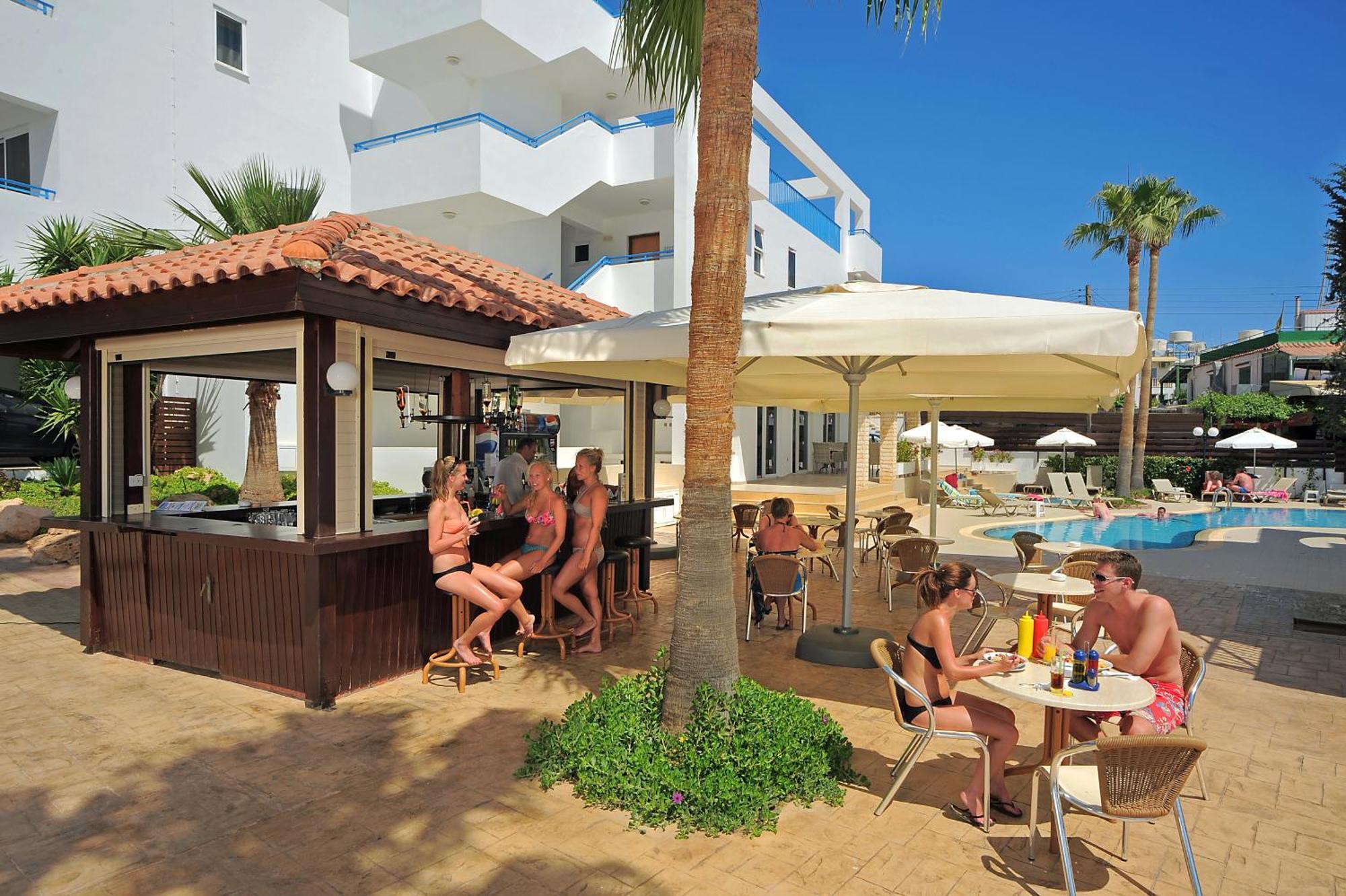 Petrosana Hotel Apartments Agia Napa Exterior foto