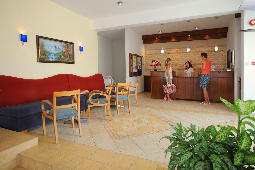 Petrosana Hotel Apartments Agia Napa Exterior foto