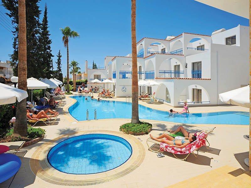 Petrosana Hotel Apartments Agia Napa Exterior foto