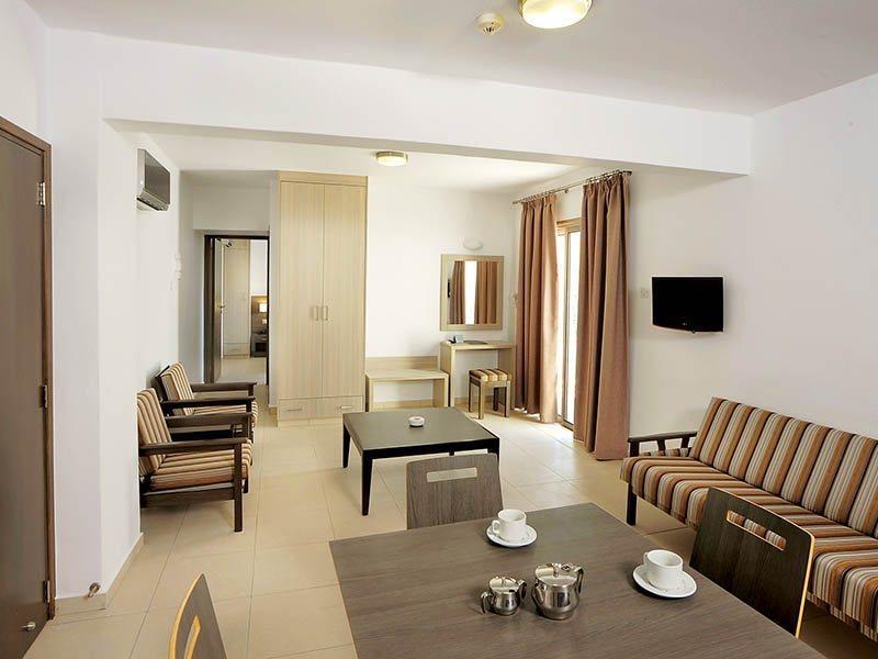 Petrosana Hotel Apartments Agia Napa Exterior foto