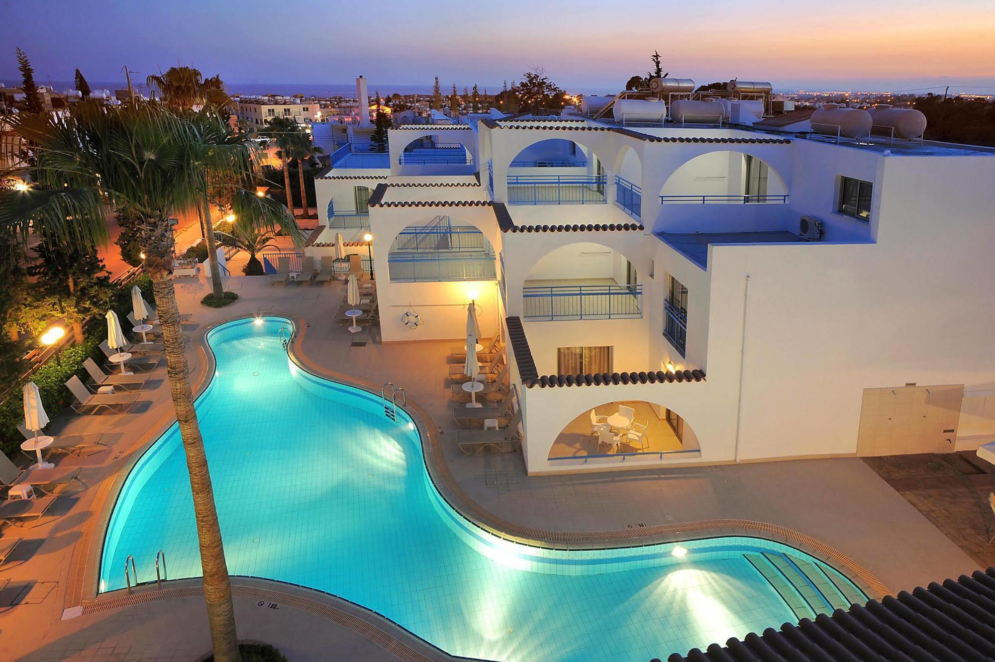 Petrosana Hotel Apartments Agia Napa Exterior foto