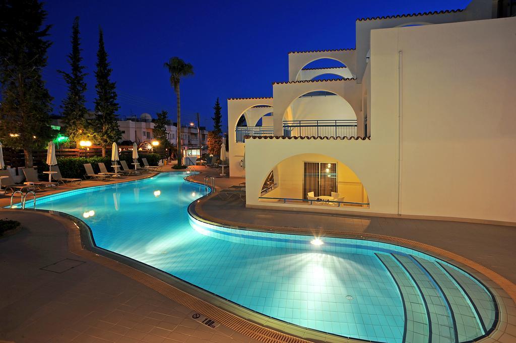 Petrosana Hotel Apartments Agia Napa Exterior foto