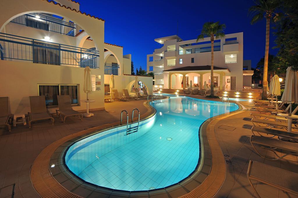 Petrosana Hotel Apartments Agia Napa Exterior foto
